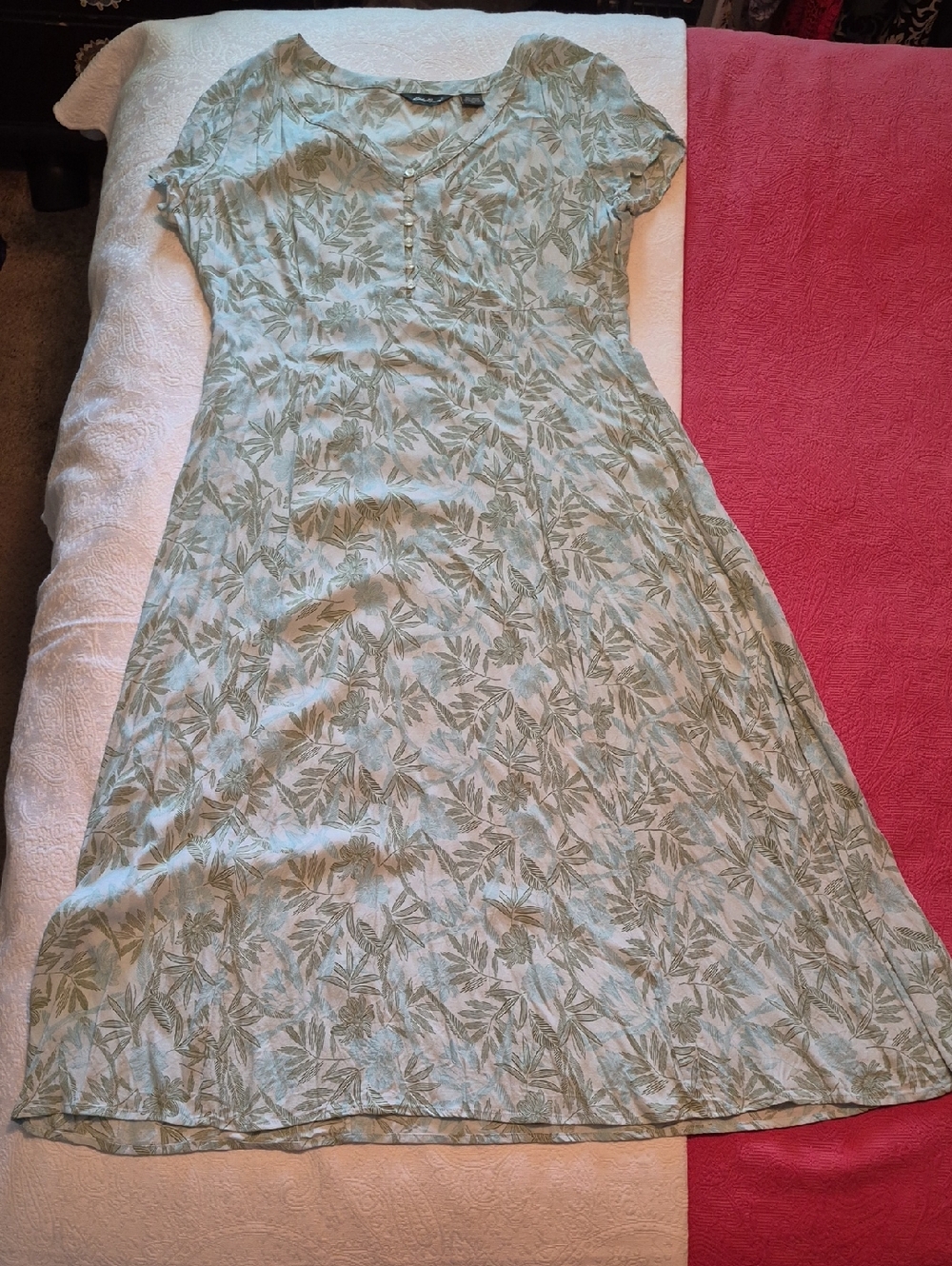 Eddie Bauer Light Mint Floral V-Neck Midi Dress